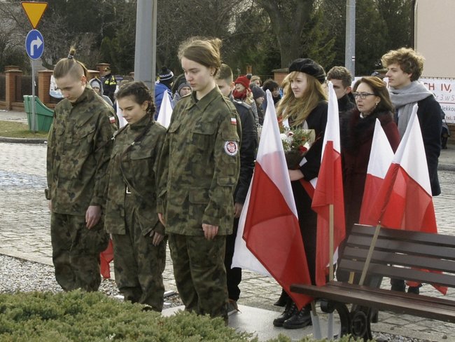 Hołd Sybirakom oddali uczniowie strzelińskich szkół