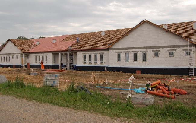 Budowa nowoczesnego przedszkola w Kondratowicach ma zostać ukończona w listopadzie 2017 roku. Dzieci będą mogły wejść do budynku najprawdopodobniej w lutym 2018 roku