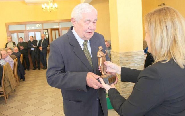 Jan Bandura otrzymał statuetkę im. ks. dra Jana Dzierżonia