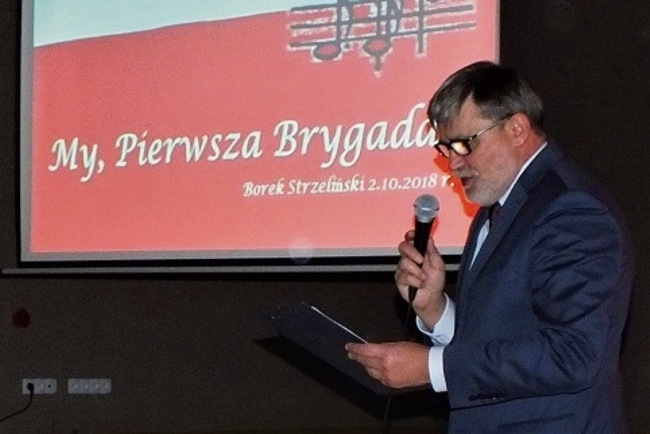 Wójt Waldemar Grochowski podziękował przybyłym na koncert mieszkańcom gminy i zaproszonym gościom