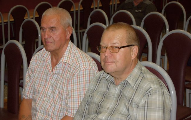 Kazimierz Kaliński (z prawej) był bardzo aktywny podczas spotkania
