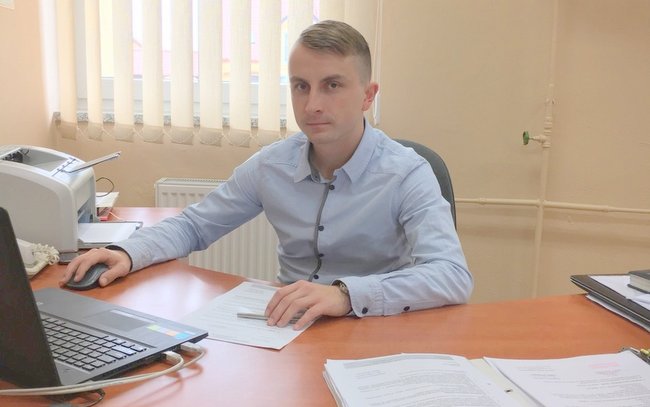 Kierownik Zakładu Usług Komunalnych w Przewornie Łukasz Kunderman potwierdził, że trwają prace konserwacyjne na stacji uzdatniania wody w Krzywinie