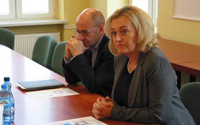 Burmistrz Strzelina Dorota Pawnuk, obok Jan Maćkała z UMiG Strzelin