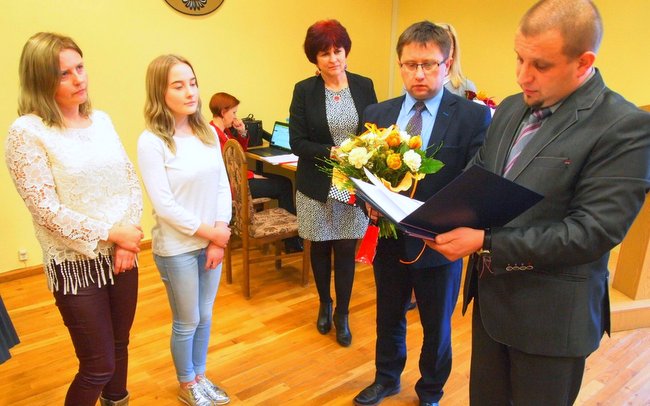 Podziękowano uczniom, którym przyznano stypendia Prezesa Rady Ministrów, czyli premier Beatę Szydło