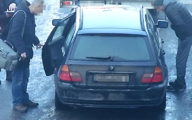 Samochód, którym przyjechali mężczyźni, został zabezpieczony przez policjantów. Foto: KPP Strzelin 