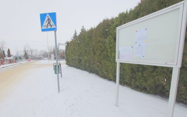 Przy ul. Kazimierza Pułaskiego zamontowano tablicę, na której zamieszczane będą informacje skierowane do mieszkańców osiedla Na Skarpie