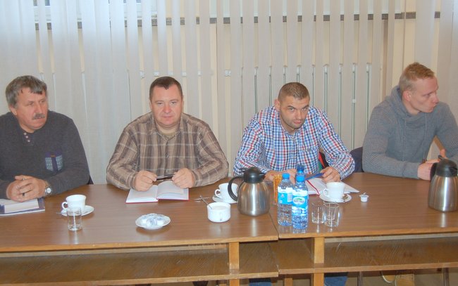 Przedstawiciele gminnych jednostek OSP podczas wspólnego posiedzenia komisji stałych w Przewornie