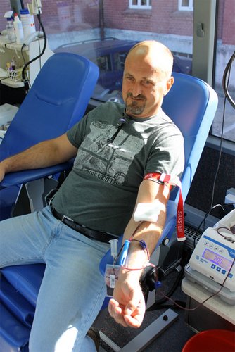  - Lubię pomagać ludziom i z tego powodu oddaję krew. Robię to już od kilku lat i będę robił nadal - mówił Jacek Piskorz