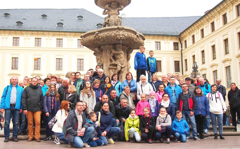 Osiemdziesięcioro mieszkańców Pęcza pojechała na wycieczkę do Pragi