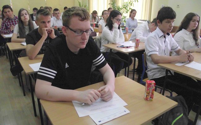 Ponad 40 gimnazjalistów zmierzyło się w XII Powiatowym Konkursie Matematycznym „Omega’’