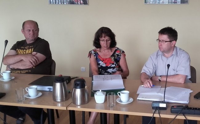 Skarbnik powiatu, Walentyna Hucał przedstawiła sprawozdanie z wykonania budżetu starostwa za rok 2015