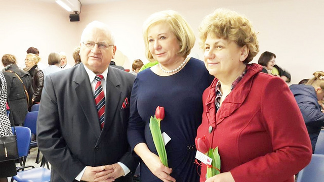 Uczestnicy obchodów Dnia Kobiet w Celestynie (od lewej): Tadeusz Samborski, Aldona Młyńczak, Krystyna Kobel-Buys