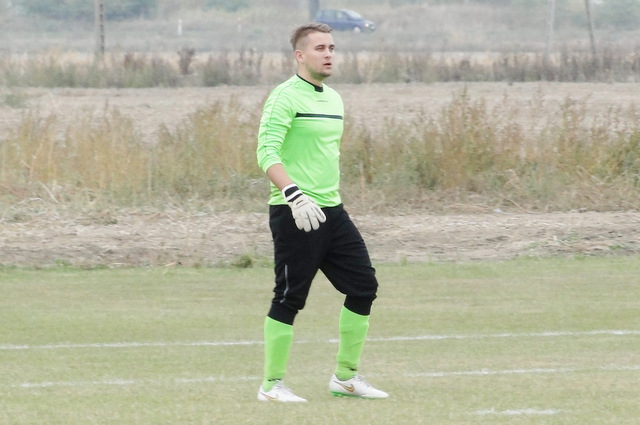 Tomasz Szabłowski dwukrotnie wyciągał piłkę z siatki