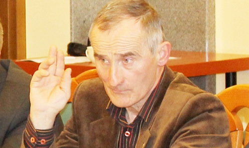 Radny Jerzy Wójcikiewicz pytał o uzbrojenie sprzedawanych działek na osiedlu „Na skarpie”