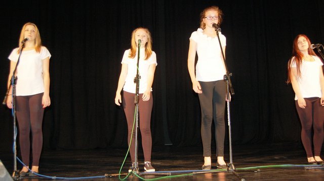 Uczennice Gimnazjum nr 2 zaśpiewały cztery utwory muzyczne