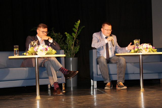 Członek Zarządu WD Jerzy Michalak (z lewej) podkreślił, że woli przedstawić rzeczywistość, niż budzić próżne nadzieje
