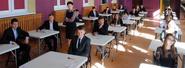 Pod koniec kwietnia uczniowie trzecich klas gimnazjalnych zdawali egzamin. W naszym powiecie przystąpiło do niego 405 uczniów