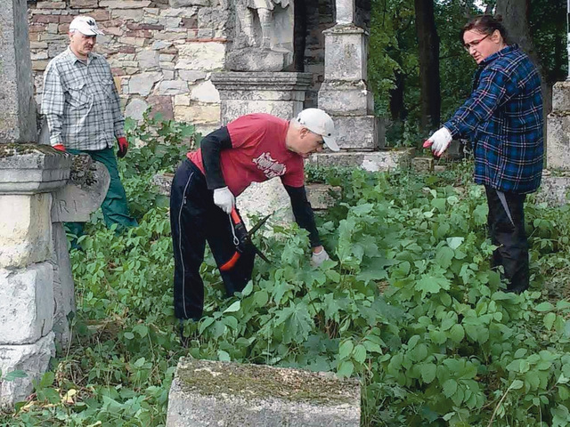 Na polskim cmentarzu w Buczaczu jest jeszcze wiele do zrobiebia