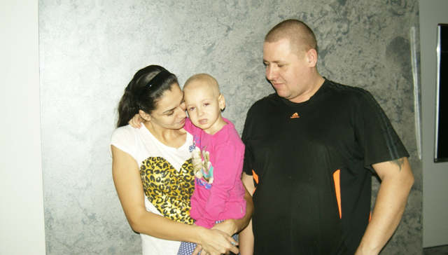 Agnieszka i Michał, rodzice Oliwki, troskliwie opiekują się córeczką
